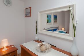 VILLA LIVIA APARTMENTS