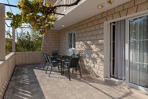 VILLA LIVIA APARTMENTS