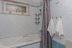 VILLA LIVIA APARTMENTS