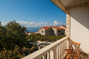 VILLA LIVIA APARTMENTS