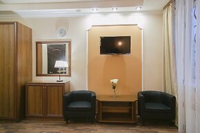 Yunost Hotel