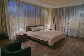 Yunost Hotel