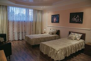 Yunost Hotel