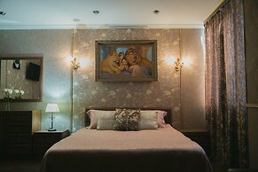 Yunost Hotel