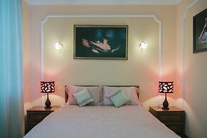 Yunost Hotel