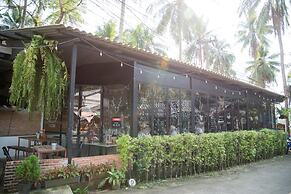 Sleepy Owl Hostel