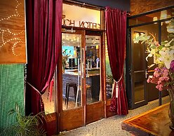Bannister Hotel