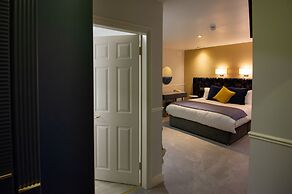 Woodenbridge Hotel