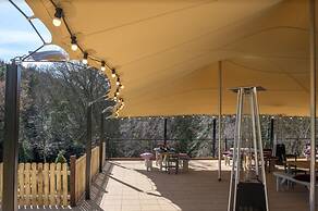Woodenbridge Hotel