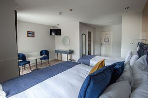 Woodenbridge Hotel