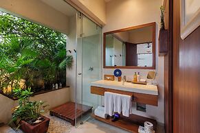 Marea Beachfront Villas