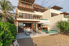 Marea Beachfront Villas