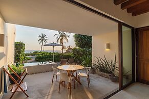 Marea Beachfront Villas