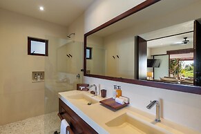 Marea Beachfront Villas