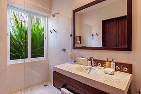 Marea Beachfront Villas
