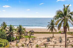 Marea Beachfront Villas