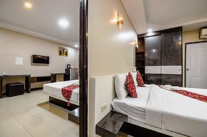Gold Airport Suites