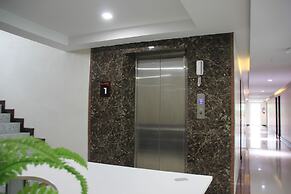 Gold Airport Suites