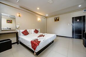 Gold Airport Suites