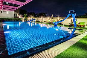 Gold Airport Suites