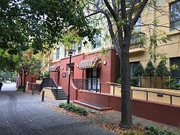 City Escape 2BD in Adelaides East End 2