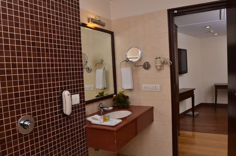 Le Lac Sarovar Portico Ranchi