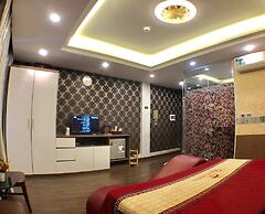 The Royal Hotel