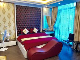 The Royal Hotel