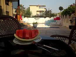 Minay Hotel