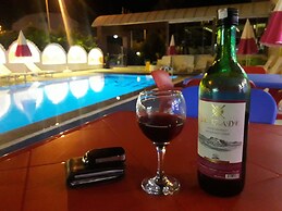 Minay Hotel