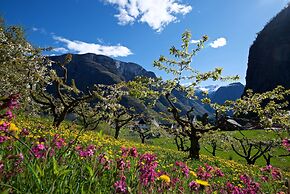 Visit Undredal