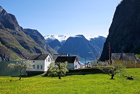 Visit Undredal