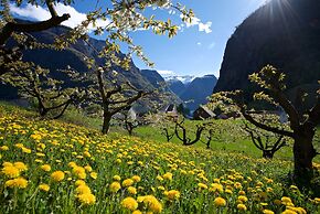 Visit Undredal