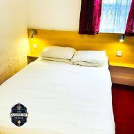 Sandhurst Hotel