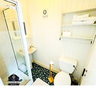 Sandhurst Hotel