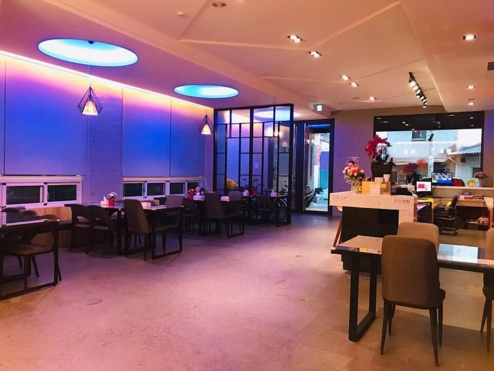 Travel Light Hotel