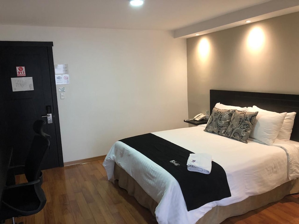 Sabet Hotel