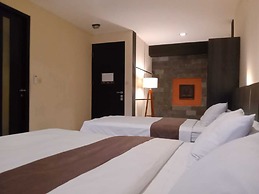 Puri Chorus Hotel