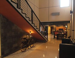 Puri Chorus Hotel