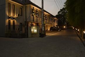 Puri Chorus Hotel