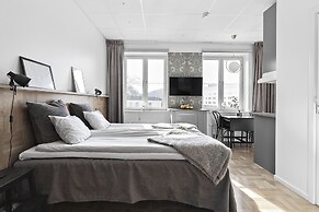 The Nooq Bromma