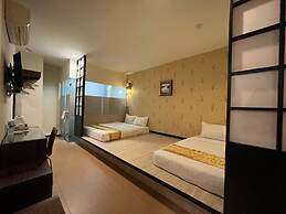 Eight Days Boutique Hotel