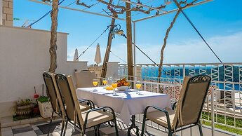 Apartments and Room Lora