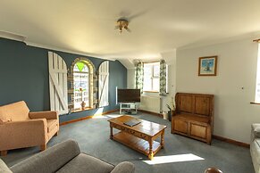Tregurrian Villas