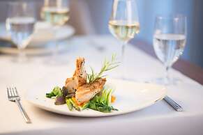 Grand Ascot Hotel