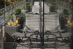 Grand Ascot Hotel
