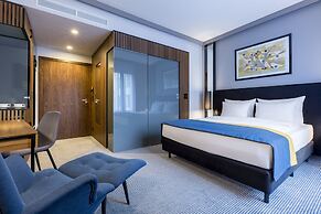 Grand Ascot Hotel