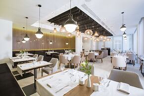 Grand Ascot Hotel