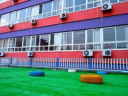 25 Four Seasons Youth Hostel