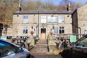 Ladybower Inn